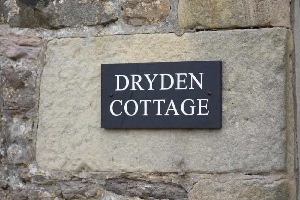 Dryden Cottage Бамбург Екстер'єр фото